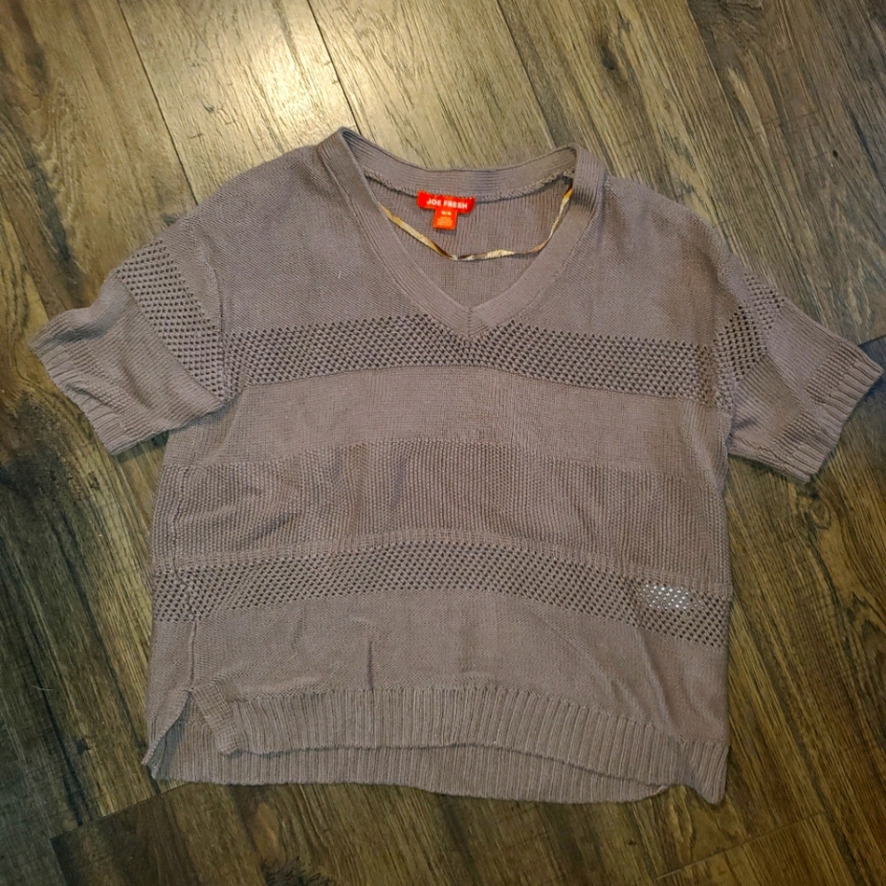 Short sleeve sweater